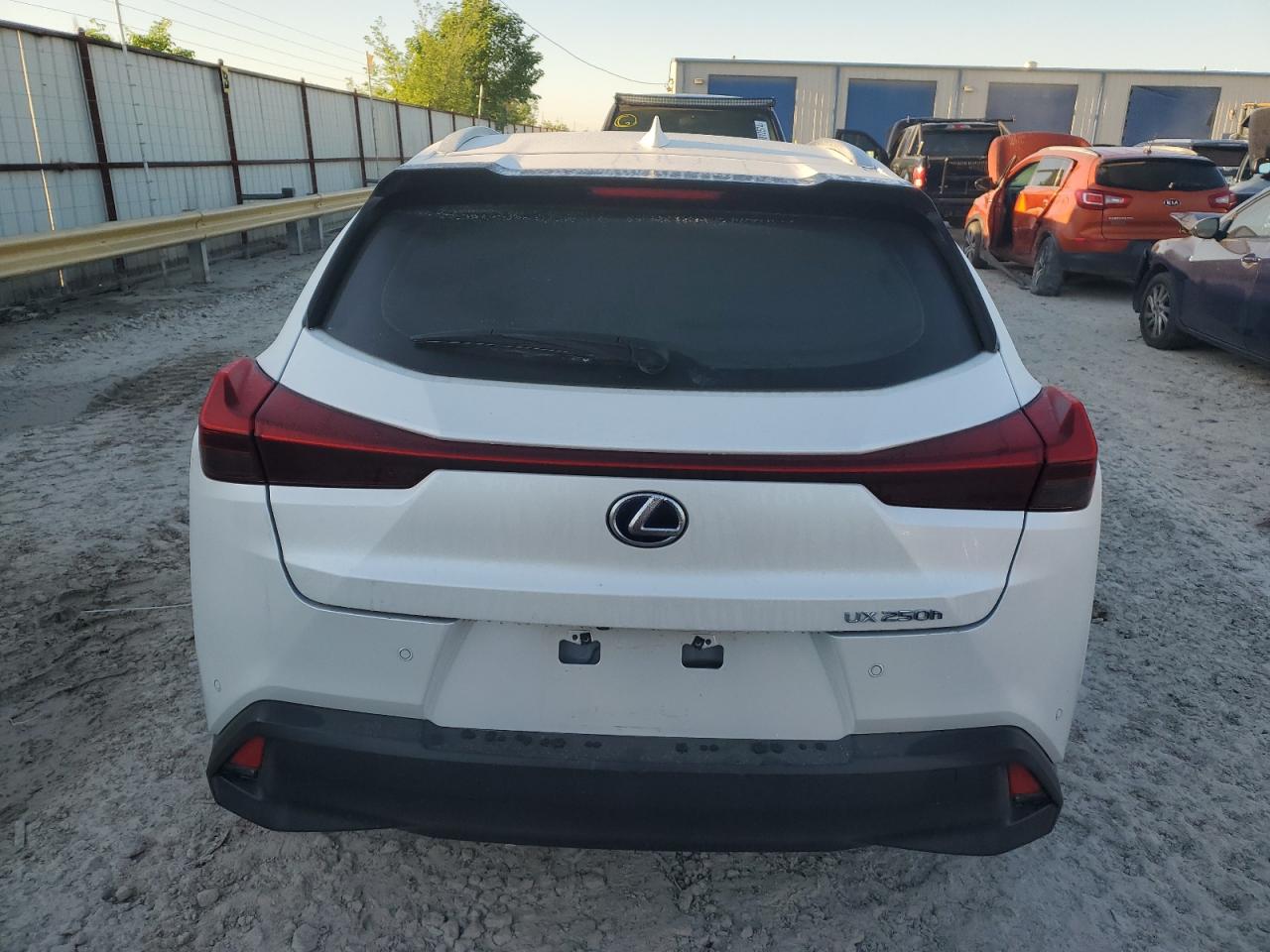 Photo 5 VIN: JTHP9JBH1L2033125 - LEXUS UX 