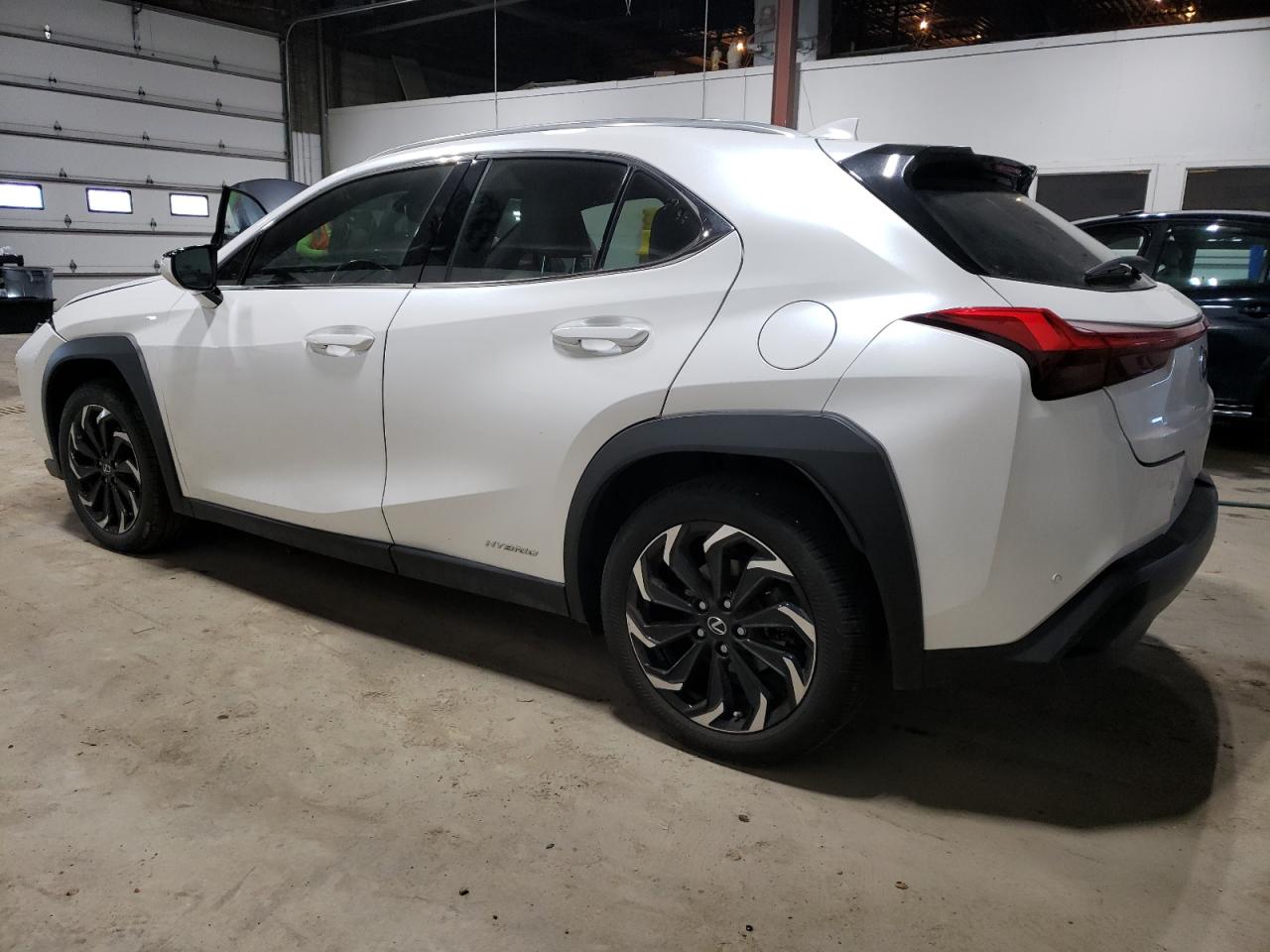 Photo 1 VIN: JTHP9JBH4L2032650 - LEXUS UX 