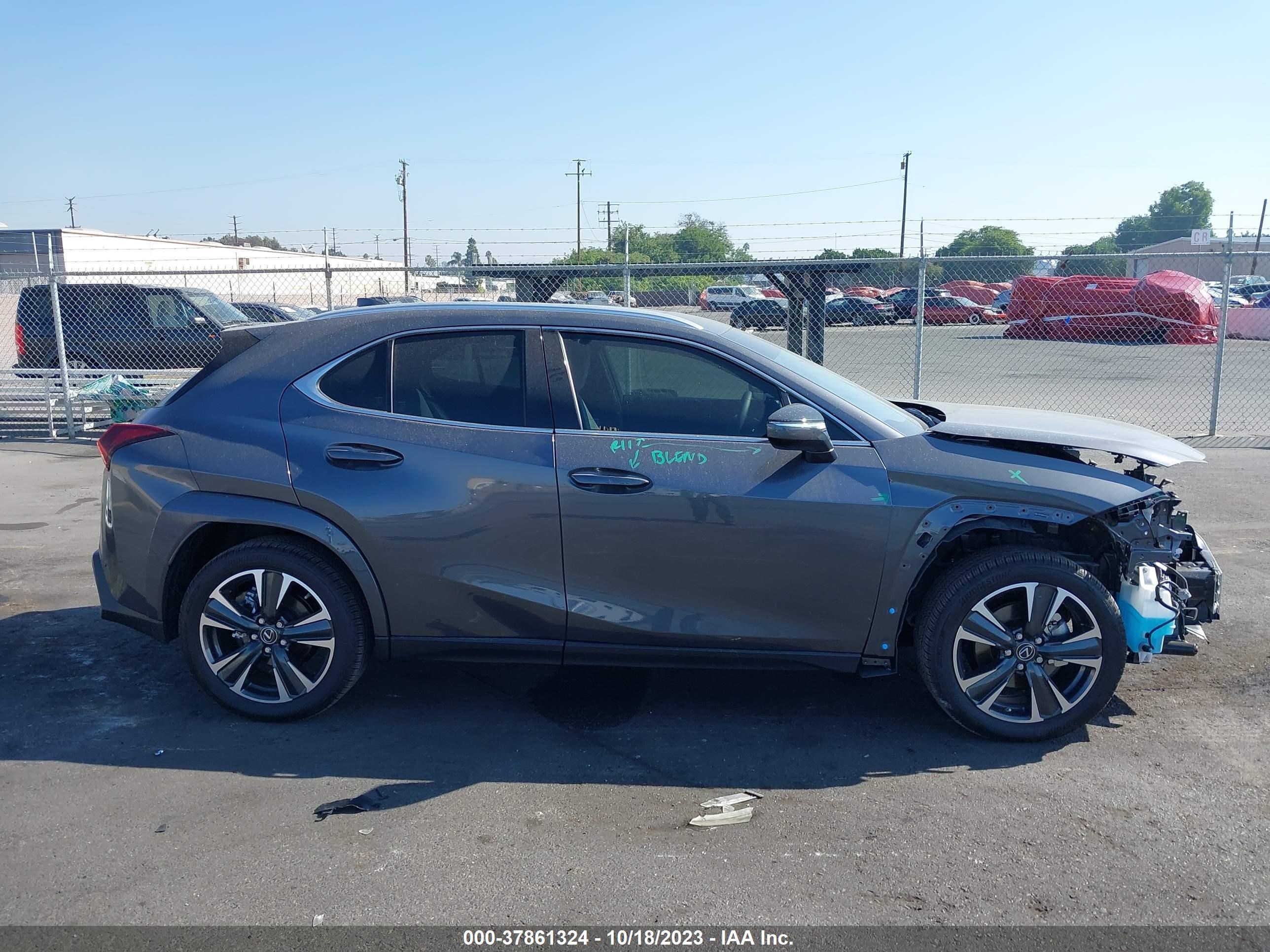 Photo 12 VIN: JTHP9JBH8R2072139 - LEXUS UX 