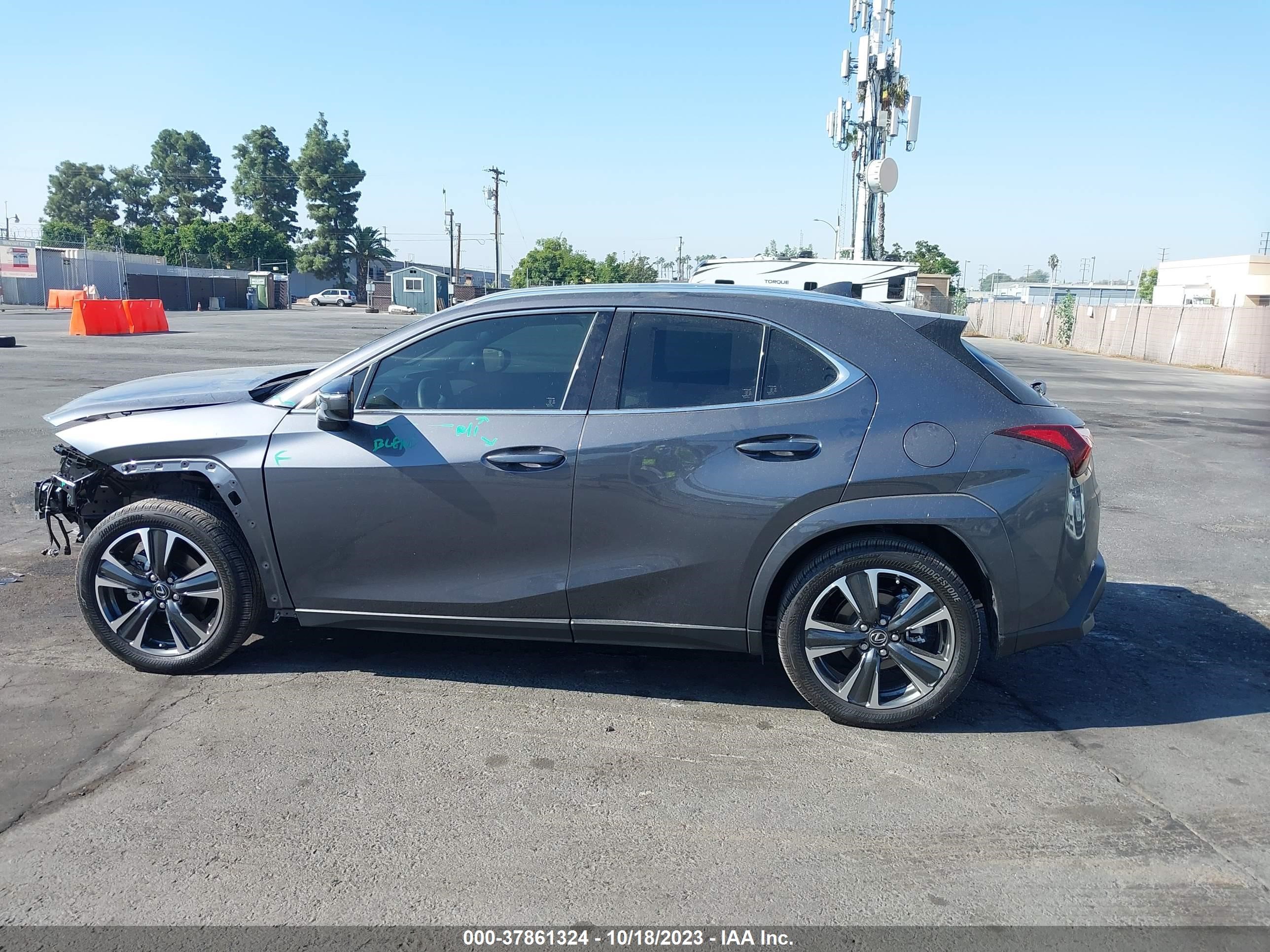 Photo 13 VIN: JTHP9JBH8R2072139 - LEXUS UX 