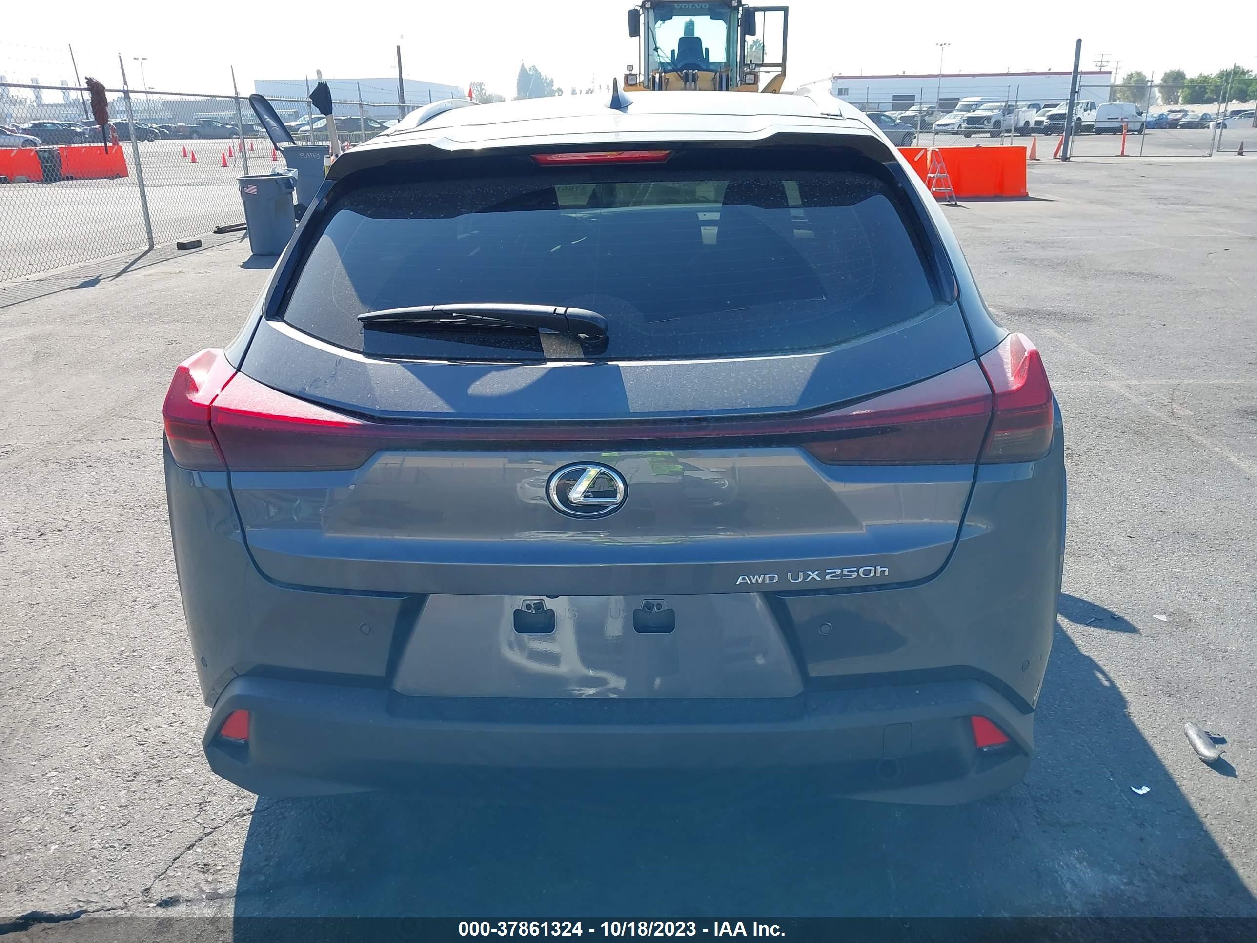 Photo 15 VIN: JTHP9JBH8R2072139 - LEXUS UX 