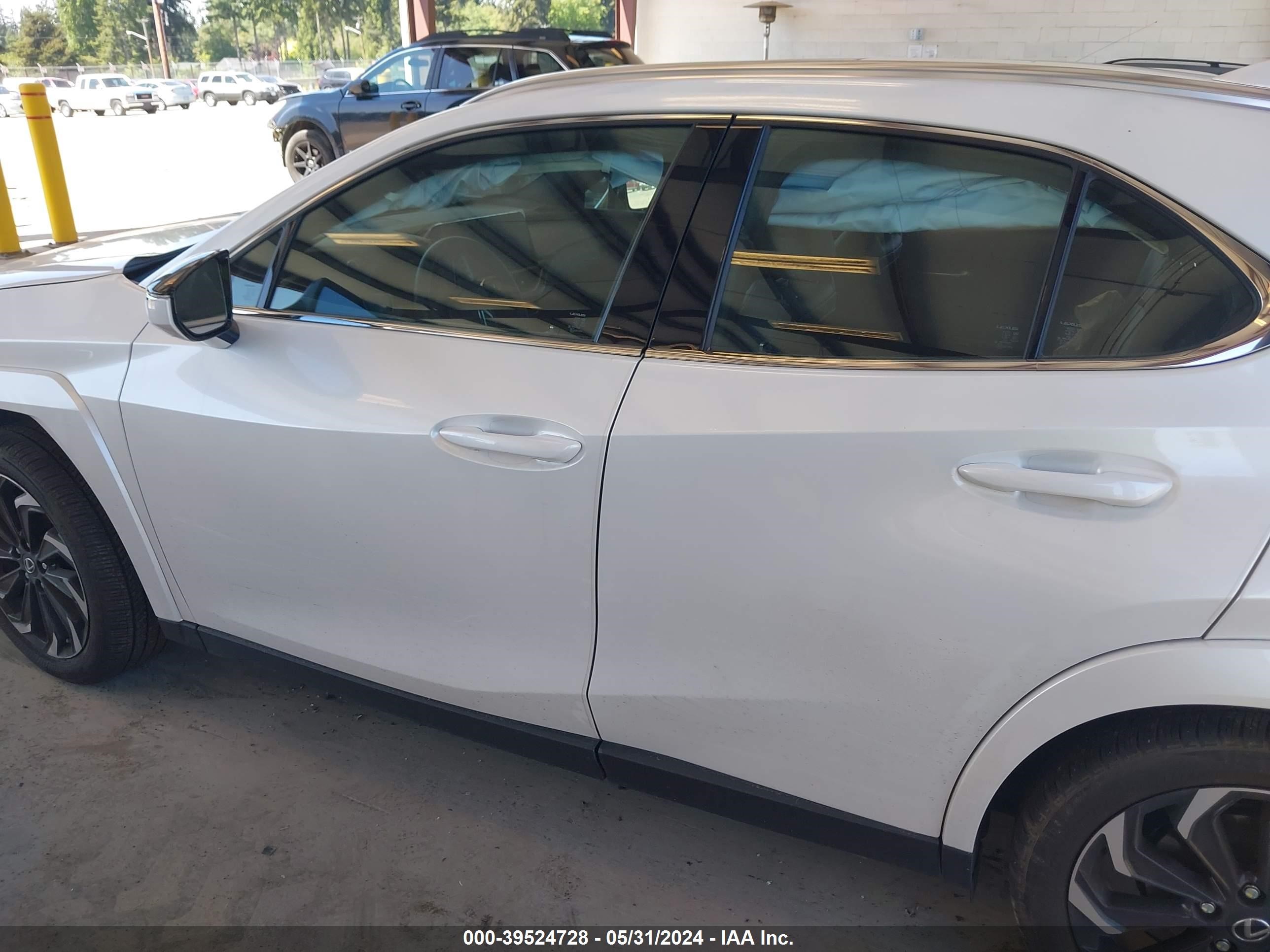 Photo 14 VIN: JTHP9JBH9R2071629 - LEXUS UX 