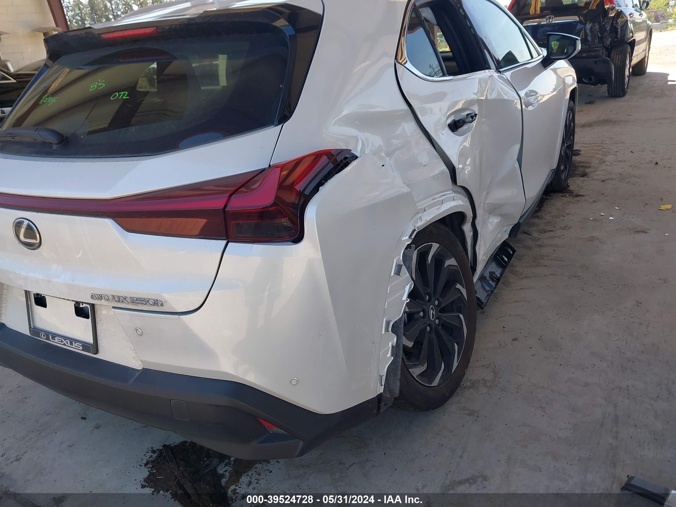 Photo 17 VIN: JTHP9JBH9R2071629 - LEXUS UX 