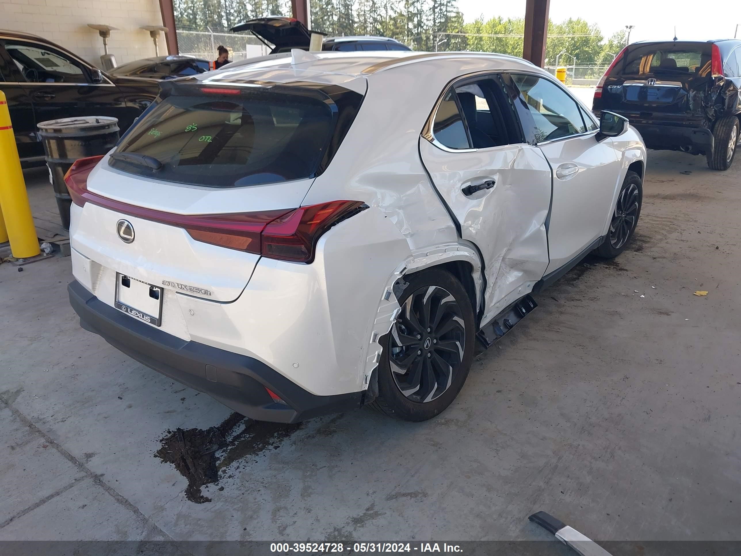 Photo 3 VIN: JTHP9JBH9R2071629 - LEXUS UX 