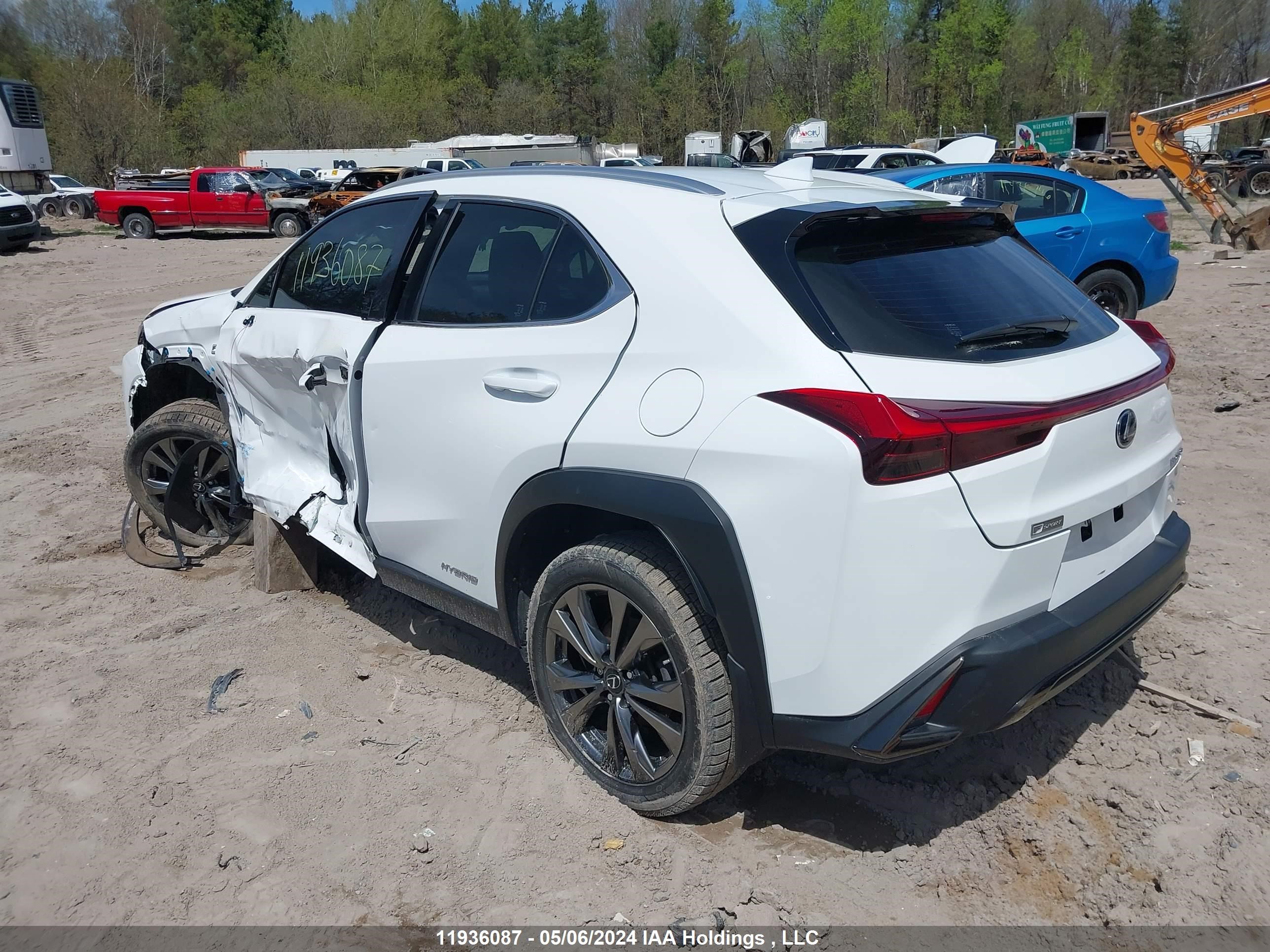 Photo 2 VIN: JTHR9JBH3M2036893 - LEXUS UX 