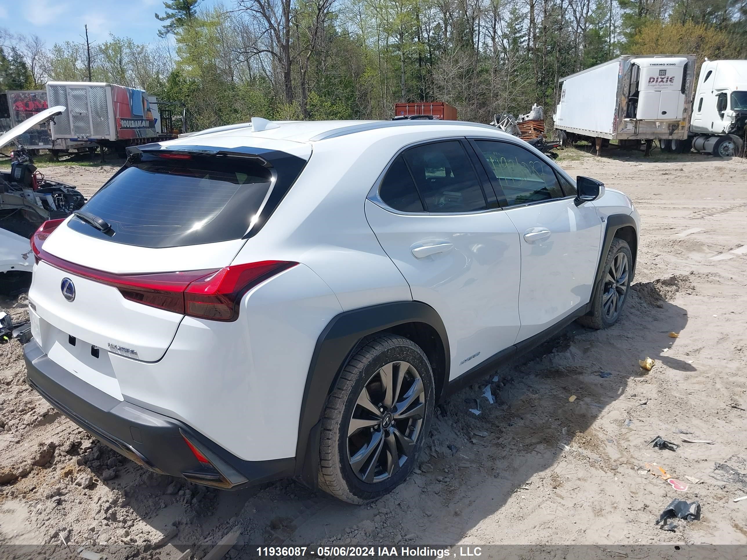 Photo 3 VIN: JTHR9JBH3M2036893 - LEXUS UX 