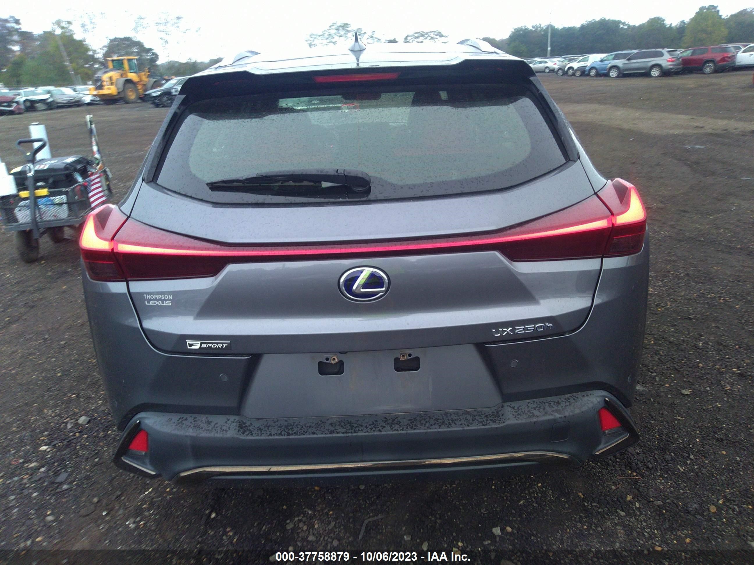 Photo 15 VIN: JTHU9JBH2K2018957 - LEXUS UX 