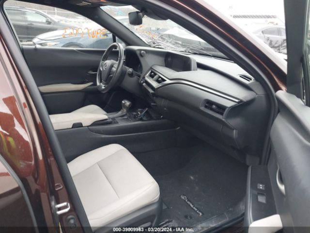 Photo 4 VIN: JTHU9JBH5K2002848 - LEXUS UX 250H 