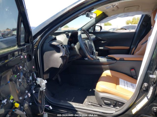 Photo 4 VIN: JTHX3JBH0M2033118 - LEXUS UX 200 