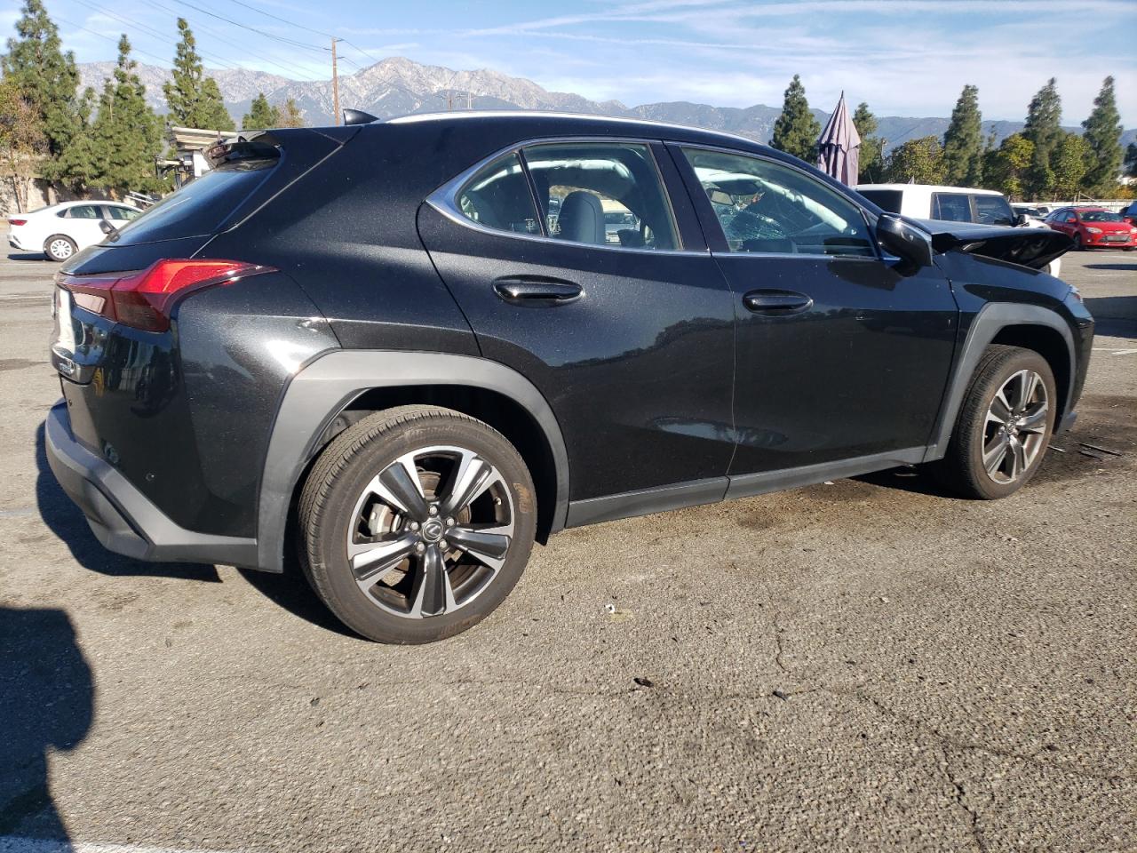 Photo 2 VIN: JTHX3JBH1M2032852 - LEXUS UX 