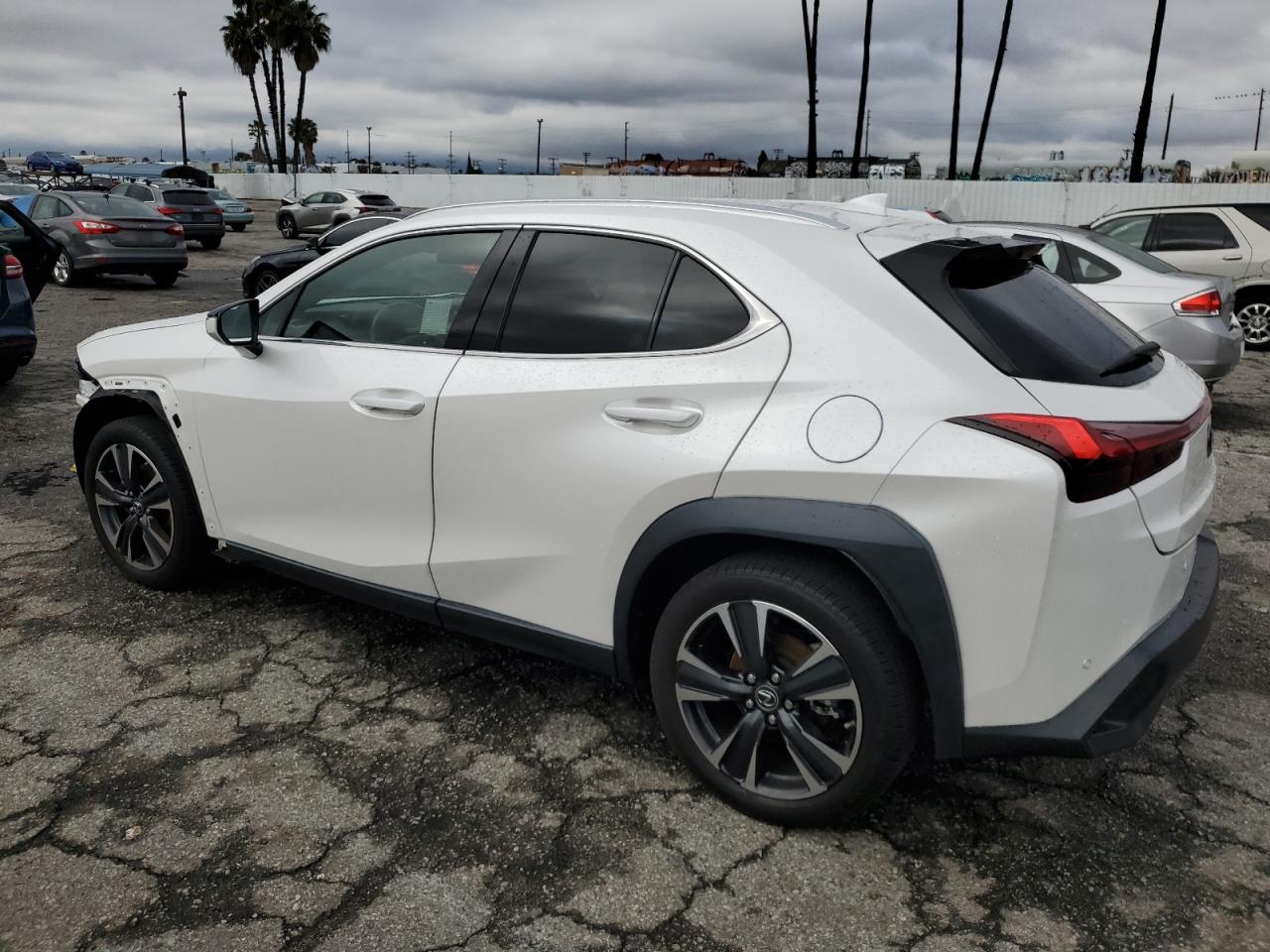 Photo 1 VIN: JTHX3JBH2M2034724 - LEXUS UX 