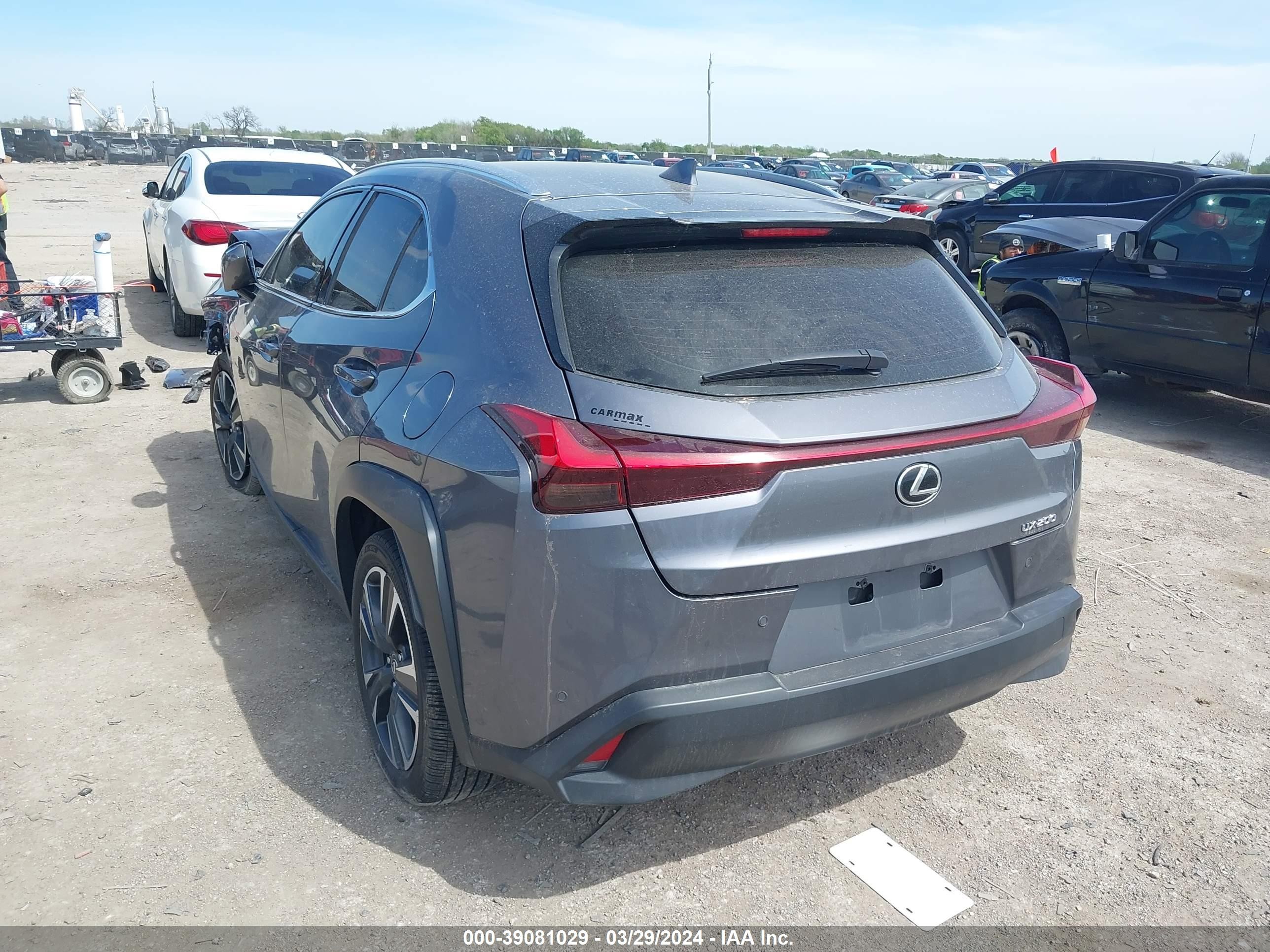 Photo 2 VIN: JTHX3JBH3M2036322 - LEXUS UX 200 