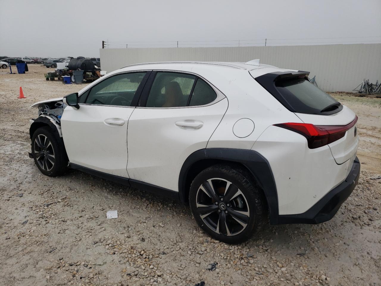 Photo 1 VIN: JTHX3JBH6M2036749 - LEXUS UX 200 