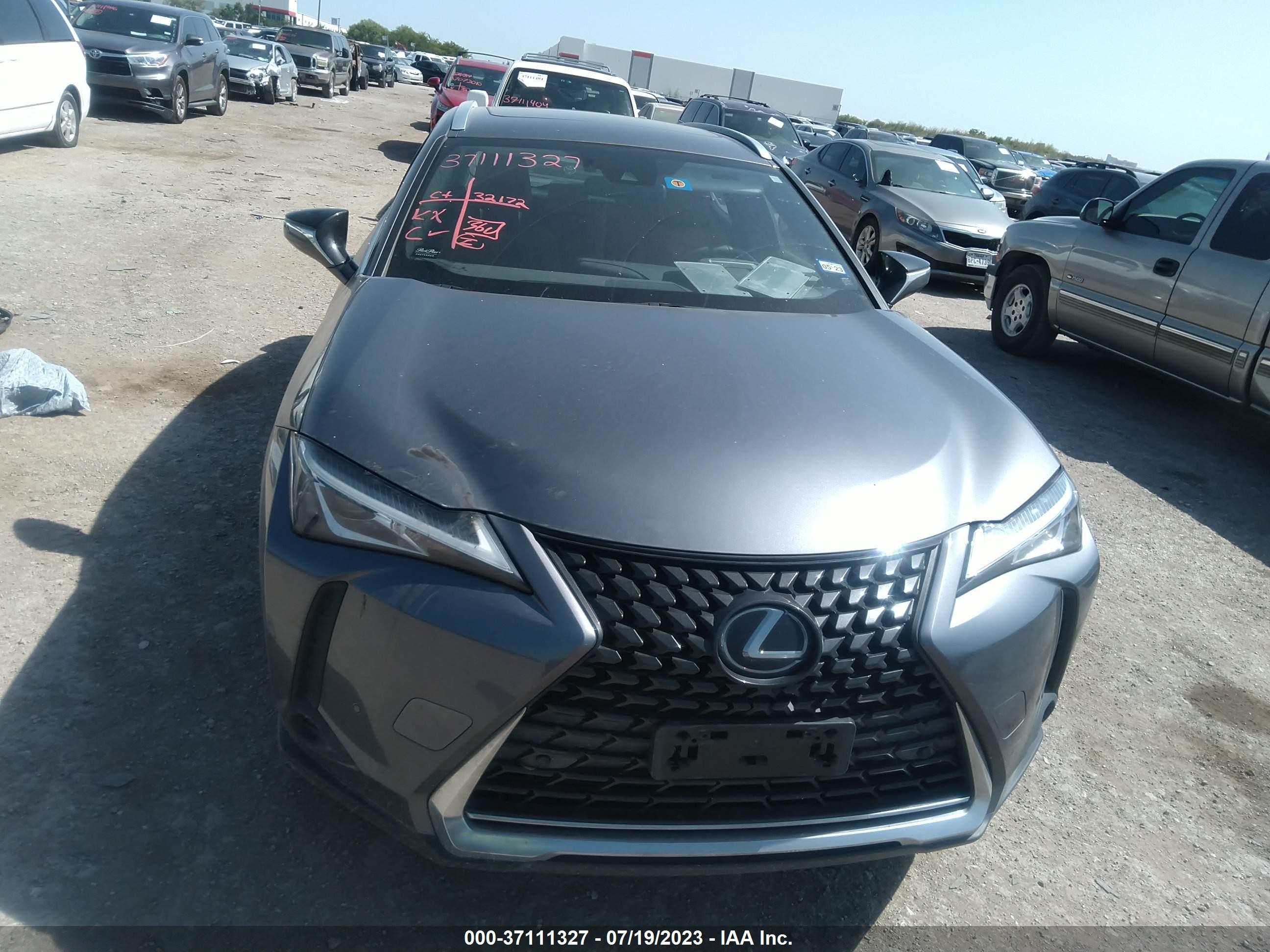 Photo 11 VIN: JTHX3JBH8L2021524 - LEXUS UX 