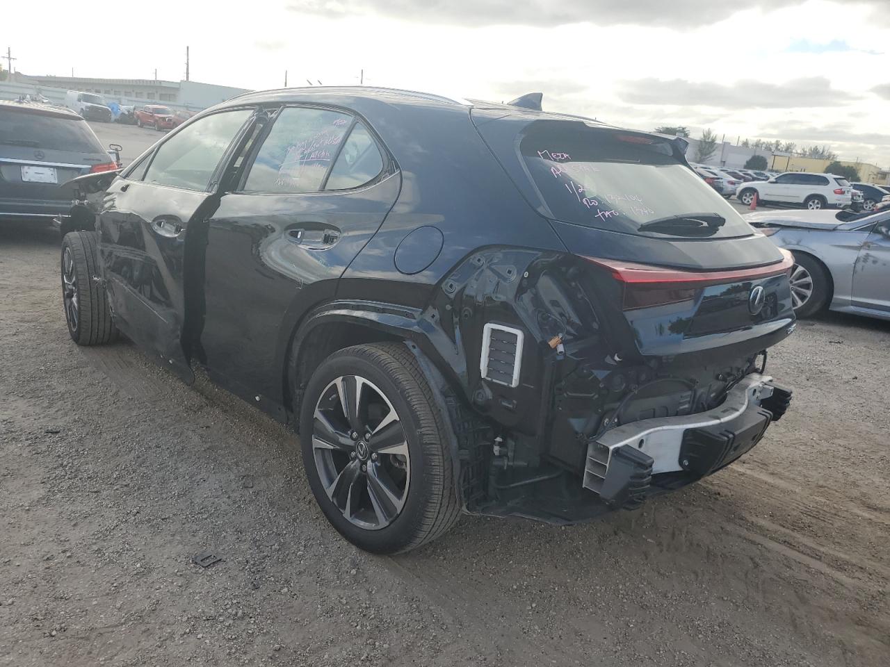 Photo 1 VIN: JTHX3JBH9M2037703 - LEXUS UX 