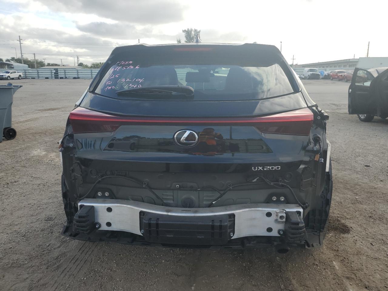 Photo 5 VIN: JTHX3JBH9M2037703 - LEXUS UX 