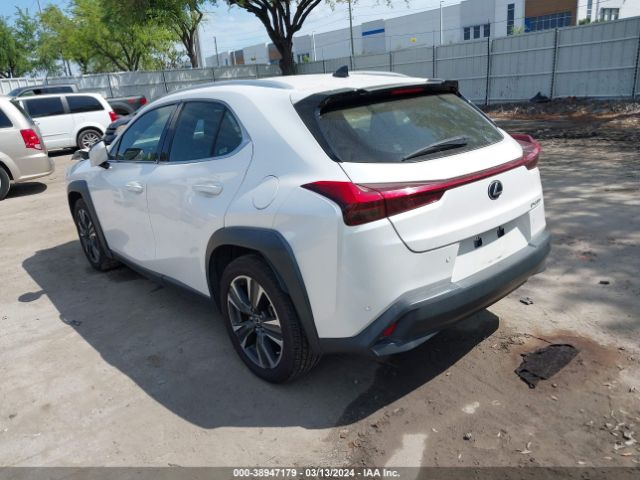 Photo 2 VIN: JTHX3JBHXL2031102 - LEXUS UX 200 