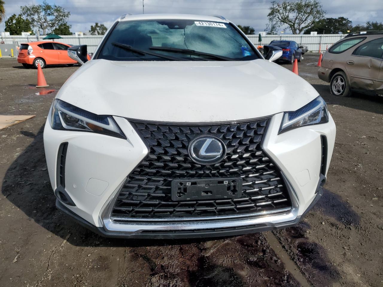 Photo 4 VIN: JTHX3JBHXM2042408 - LEXUS UX 