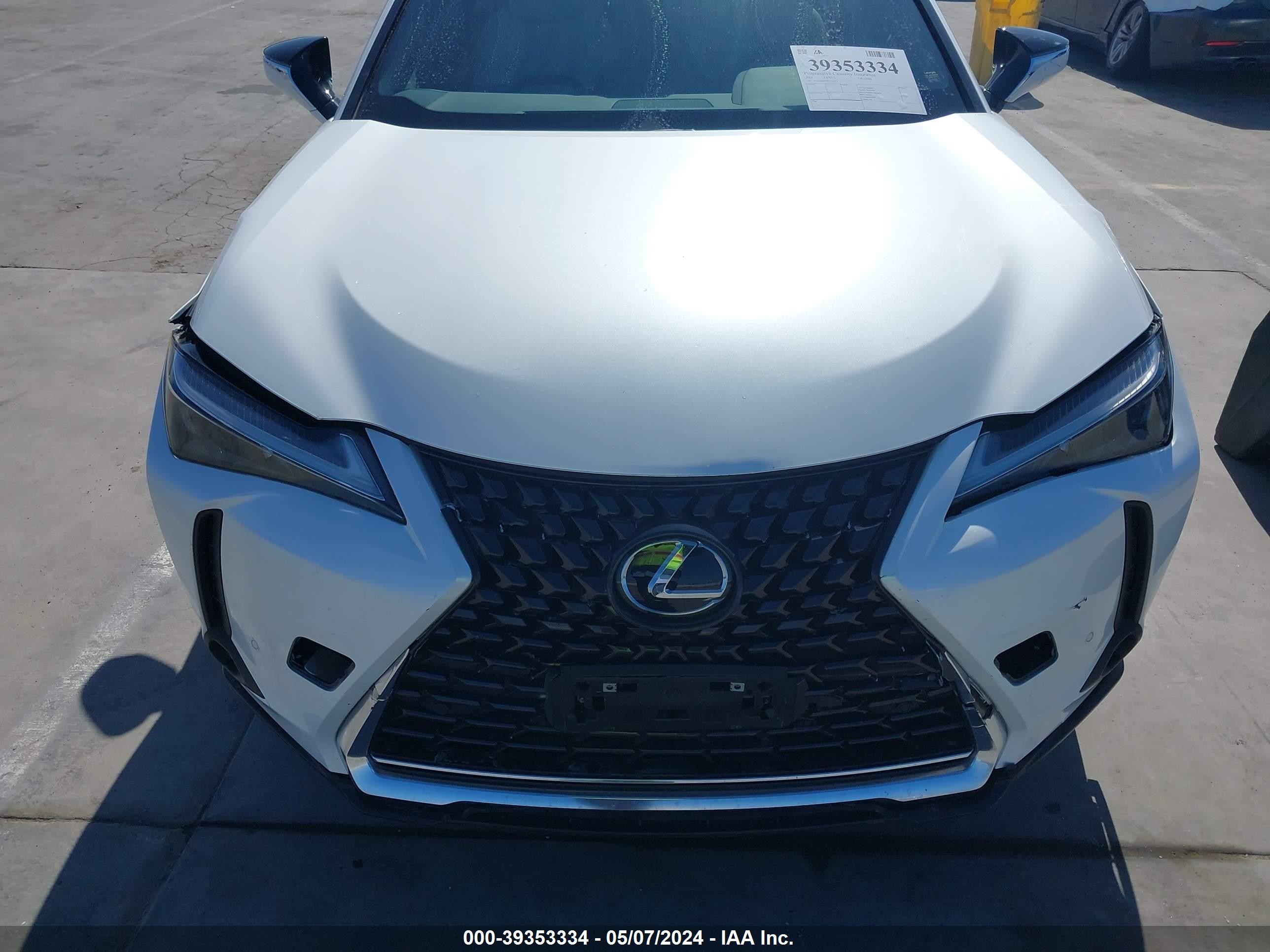 Photo 11 VIN: JTHX6JBH7R2176274 - LEXUS UX 