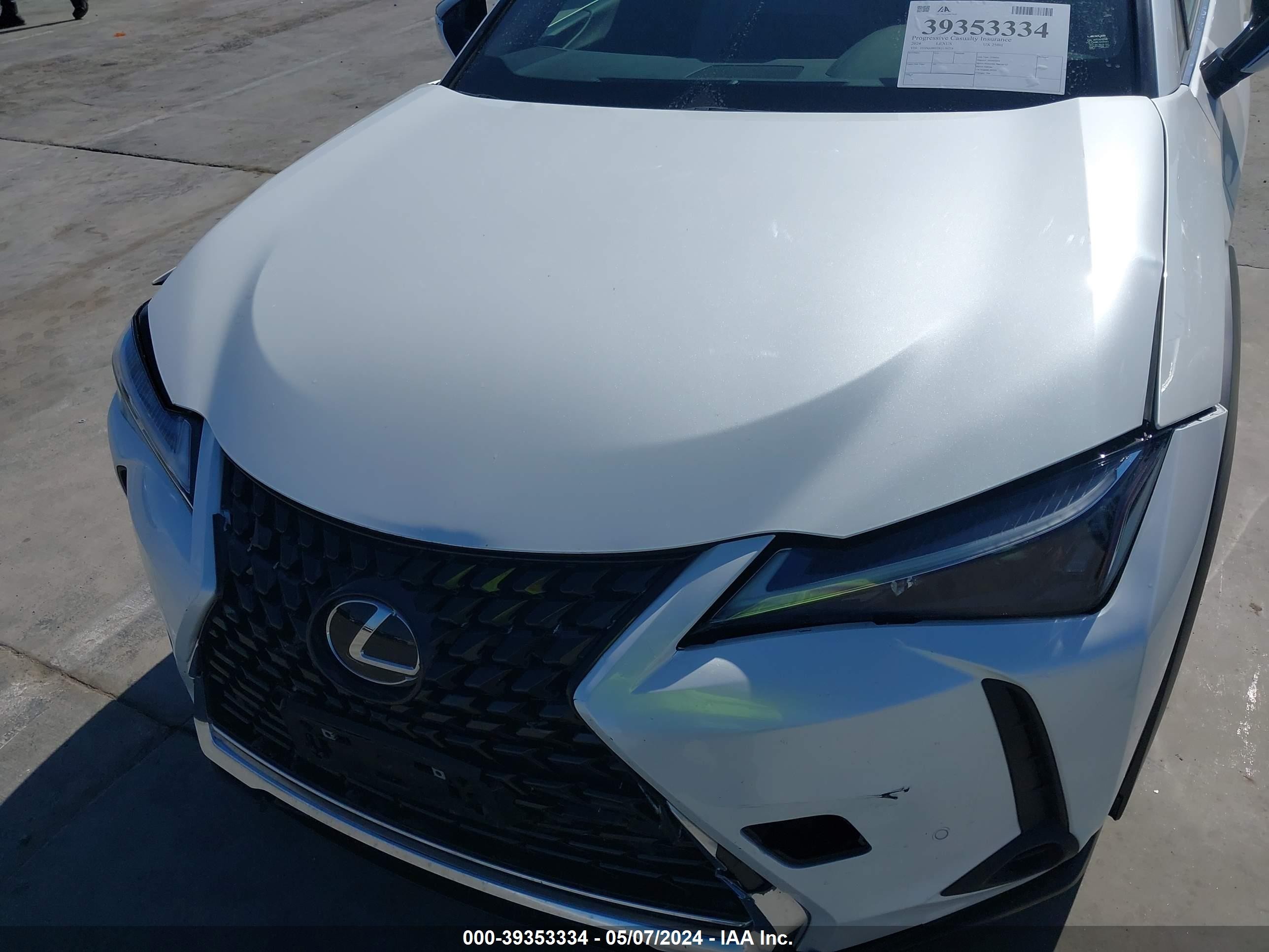 Photo 5 VIN: JTHX6JBH7R2176274 - LEXUS UX 