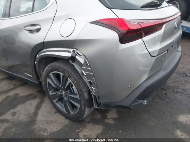 Photo 5 VIN: JTHX9JBH4N2057034 - LEXUS UX 250H 