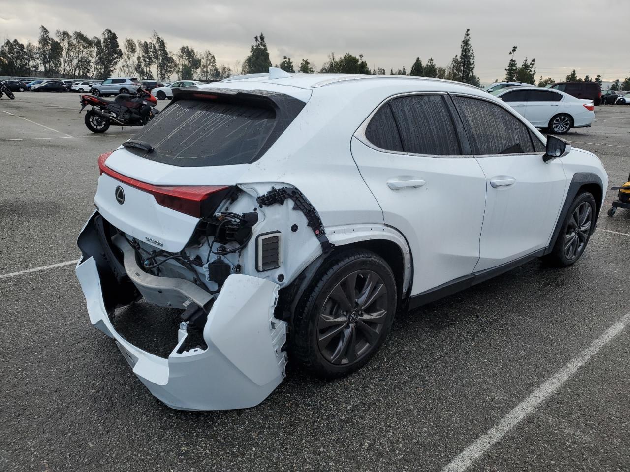 Photo 2 VIN: JTHY3JBH3K2001877 - LEXUS UX 