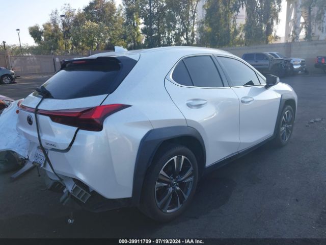 Photo 3 VIN: JTHY3JBH3K2013950 - LEXUS UX 200 