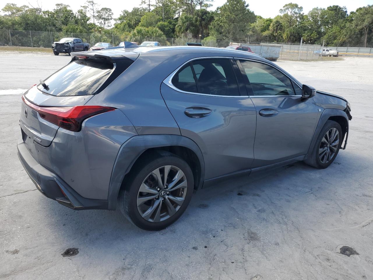 Photo 2 VIN: JTHY3JBH6K2003929 - LEXUS UX 