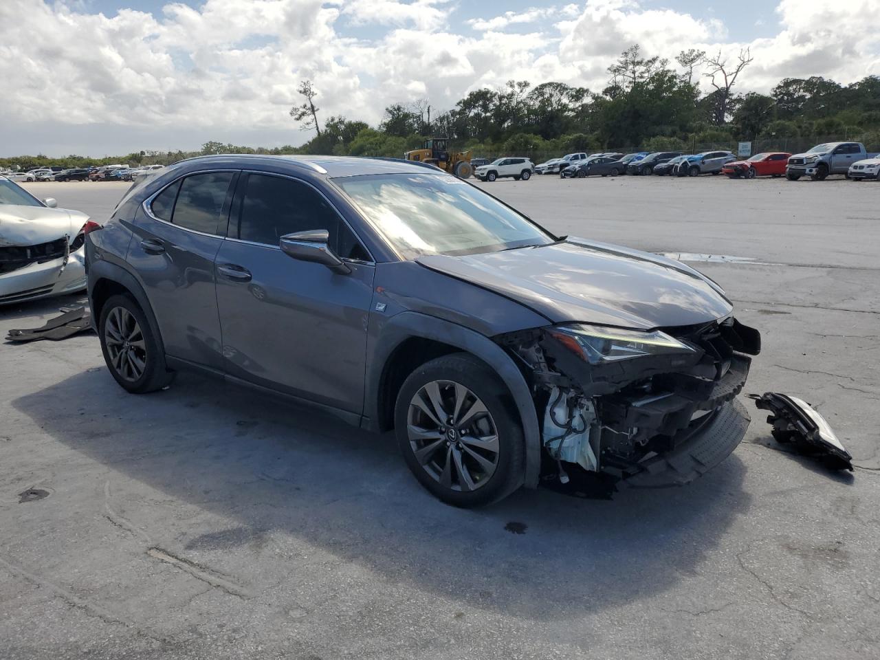 Photo 3 VIN: JTHY3JBH6K2003929 - LEXUS UX 