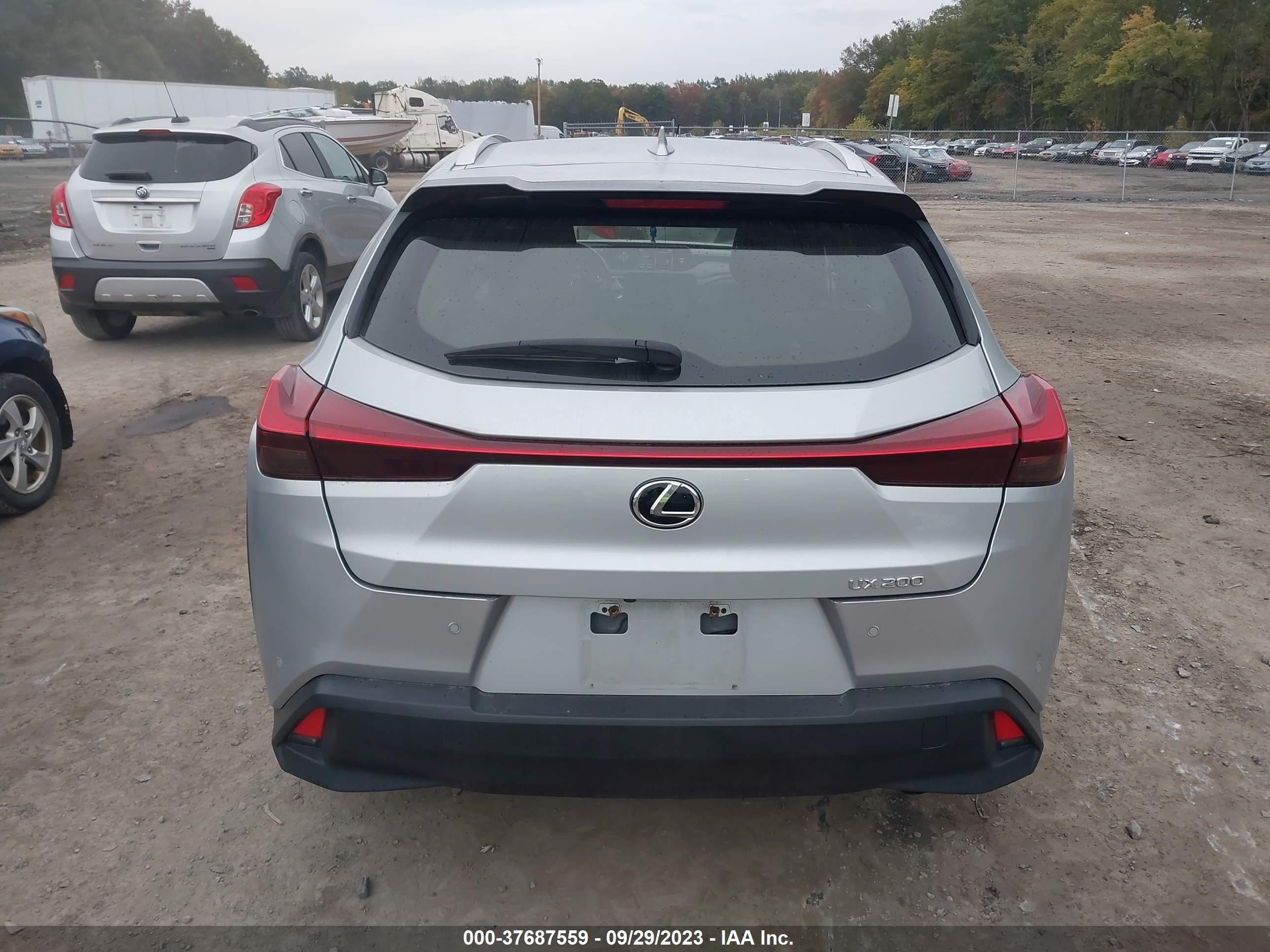 Photo 15 VIN: JTHY3JBH8K2000711 - LEXUS UX 