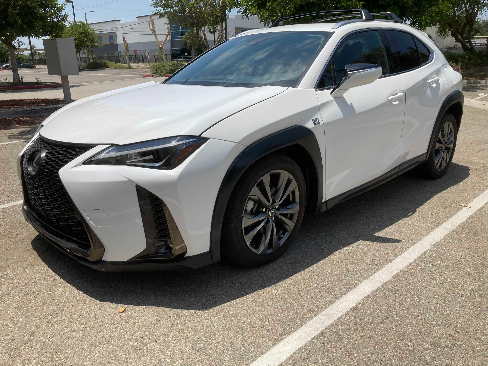 Photo 1 VIN: JTHY3JBHXK2004033 - LEXUS UX 200 