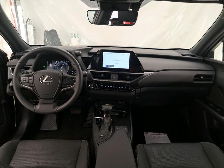 Photo 2 VIN: JTHY65BH002137203 - LEXUS UX 