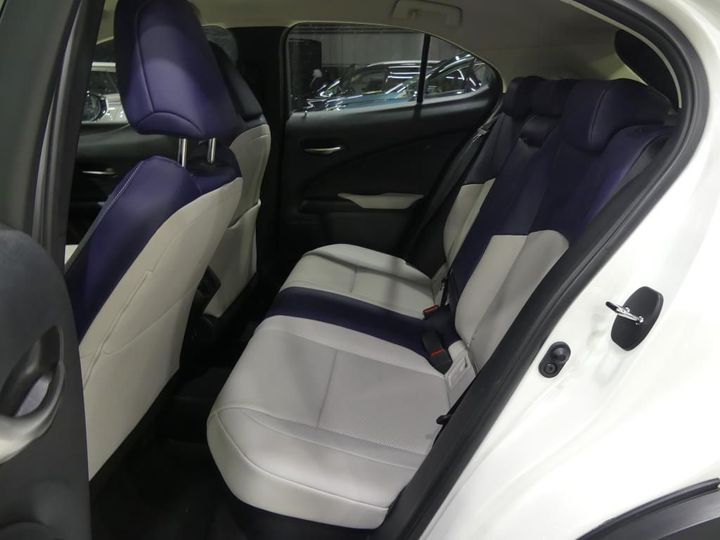 Photo 7 VIN: JTHY65BHX02038825 - LEXUS UX 250H 