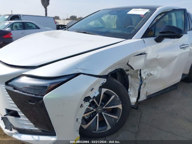 Photo 5 VIN: JTJAAAAB3PA016492 - LEXUS RZ 450E 