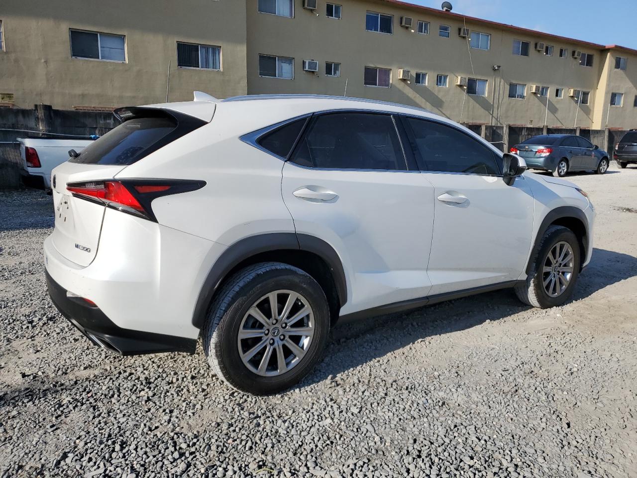 Photo 2 VIN: JTJAARDZ3L5001047 - LEXUS NX 