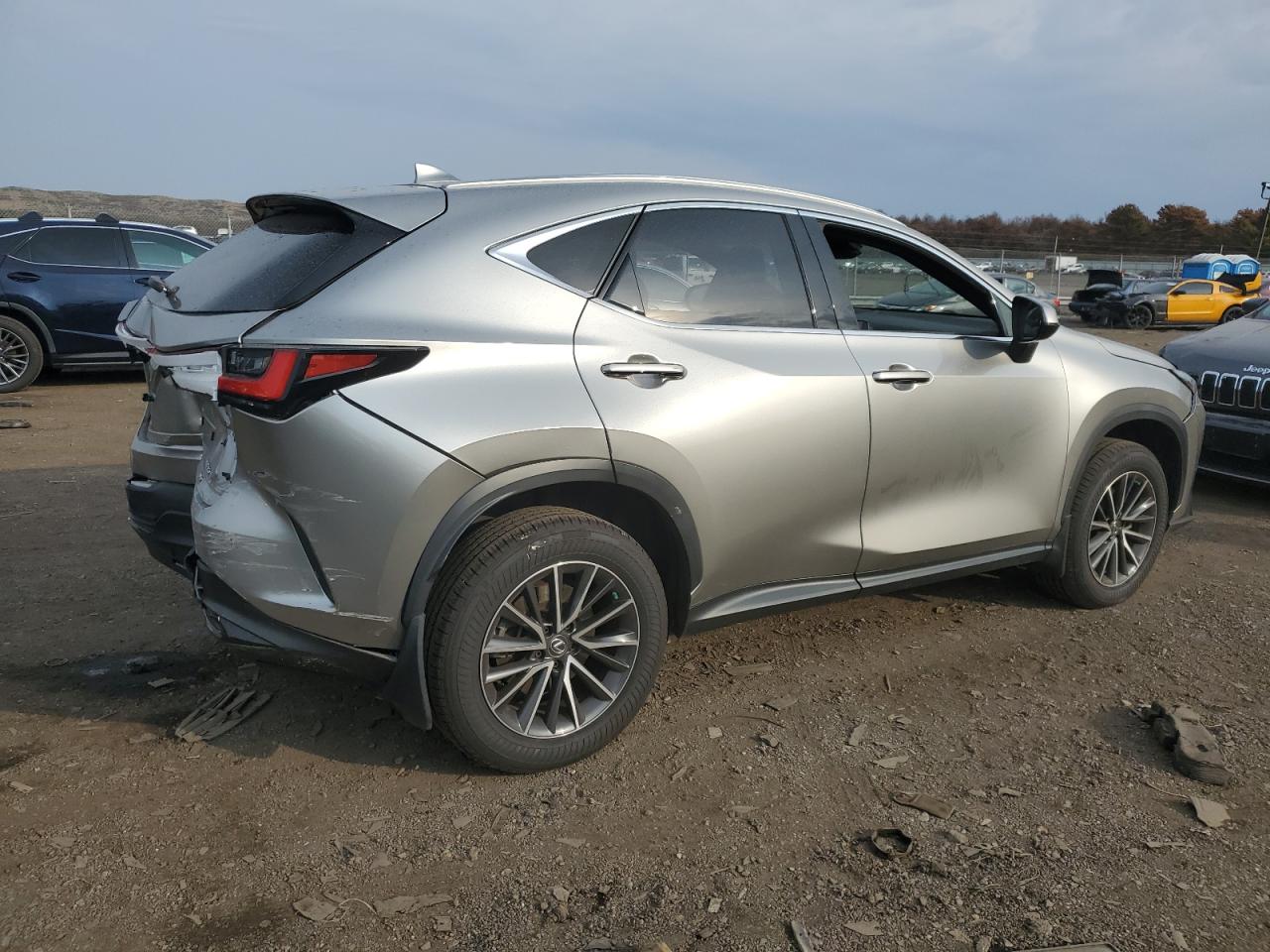 Photo 2 VIN: JTJAGCEZ7N2001129 - LEXUS NX 