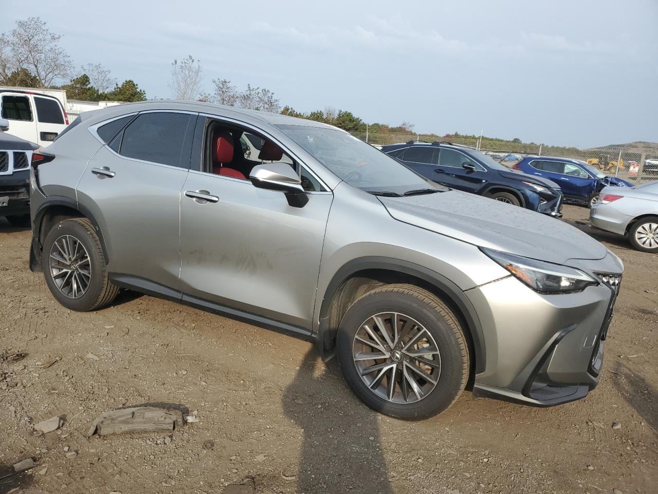 Photo 3 VIN: JTJAGCEZ7N2001129 - LEXUS NX 