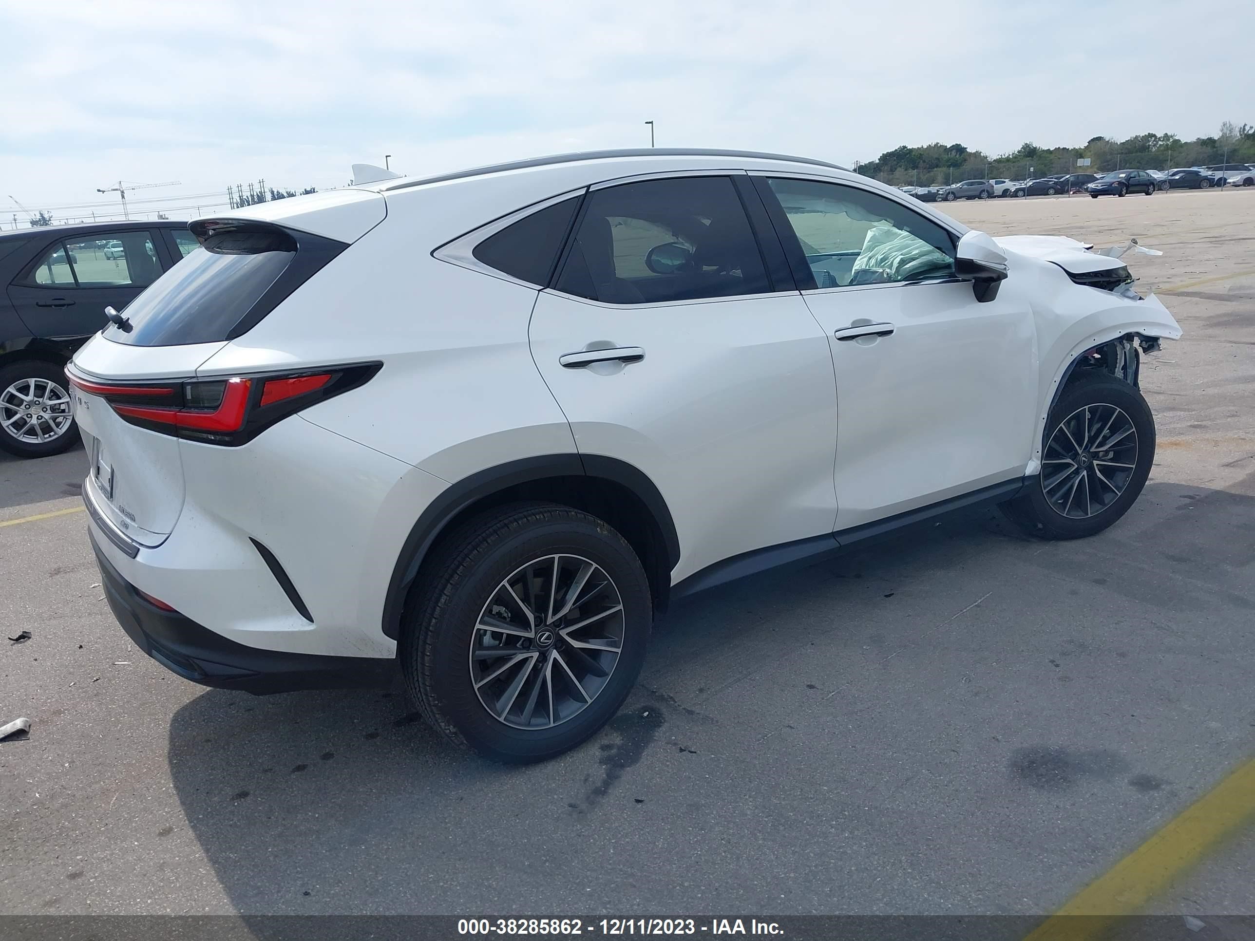 Photo 3 VIN: JTJAKCEZ4R2022475 - LEXUS NX 