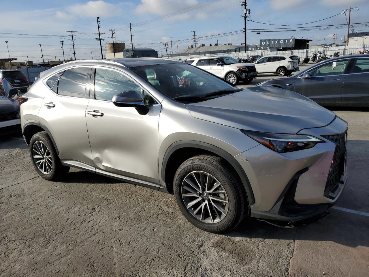 Photo 3 VIN: JTJAKCEZ5N2004707 - LEXUS NX 