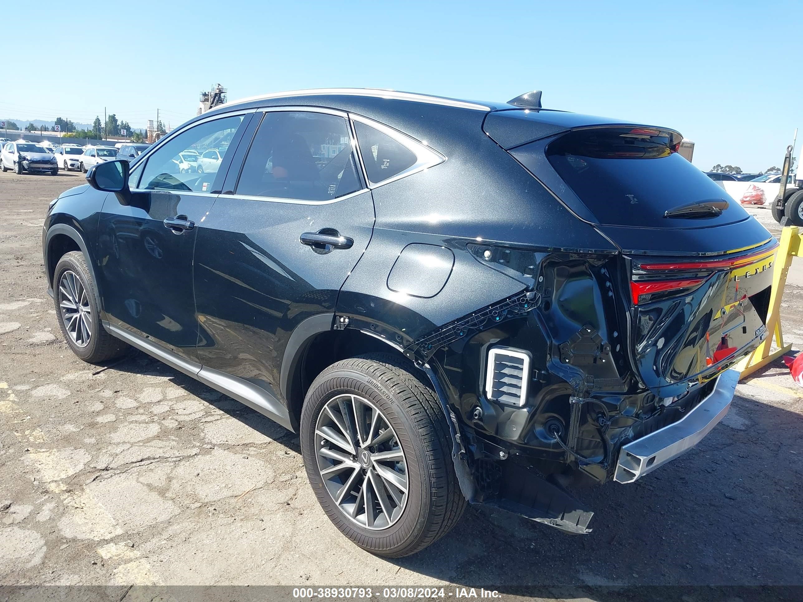 Photo 3 VIN: JTJAKCEZ7R2031784 - LEXUS NX 