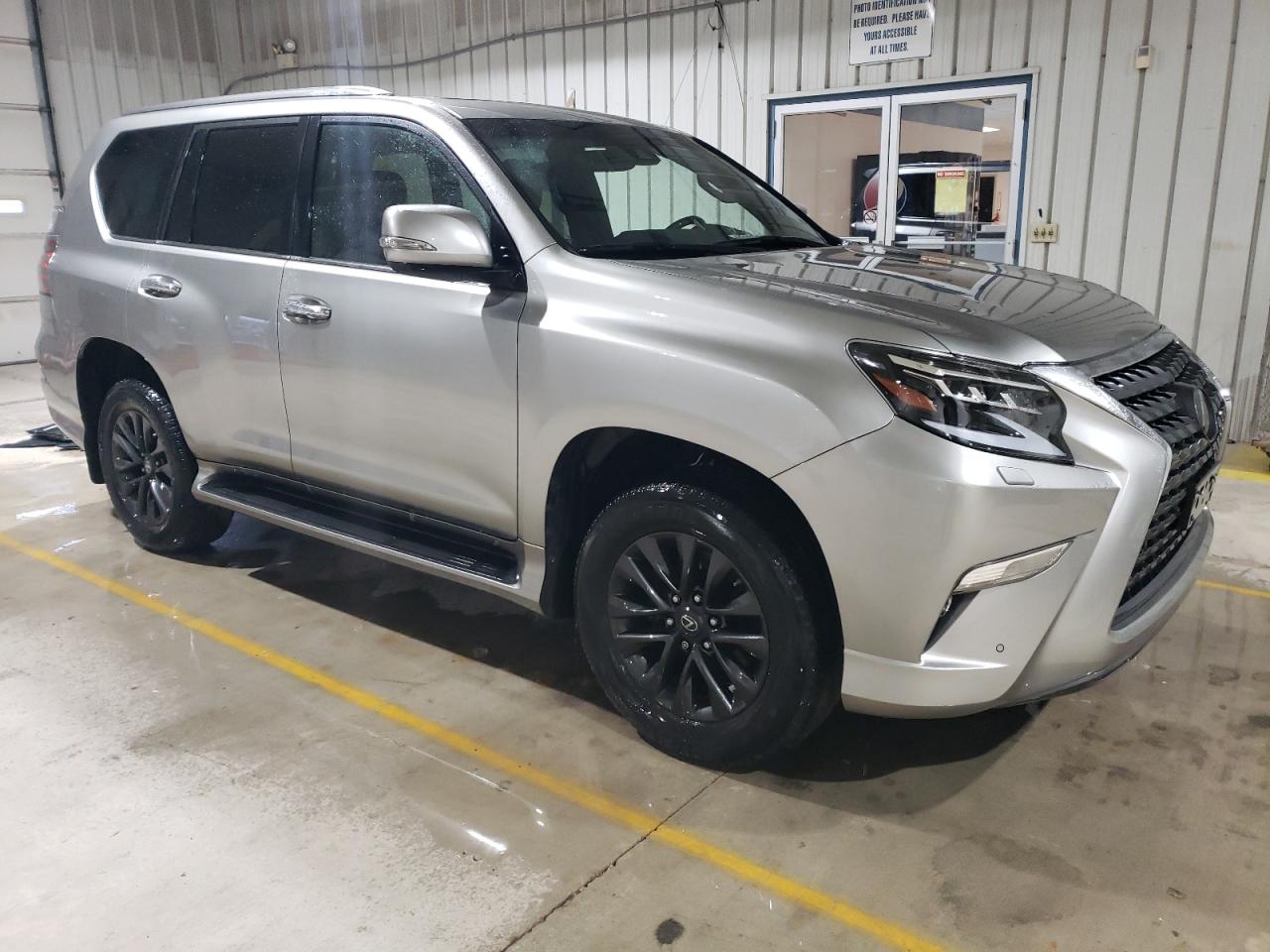 Photo 3 VIN: JTJAM7BX0L5247650 - LEXUS GX 