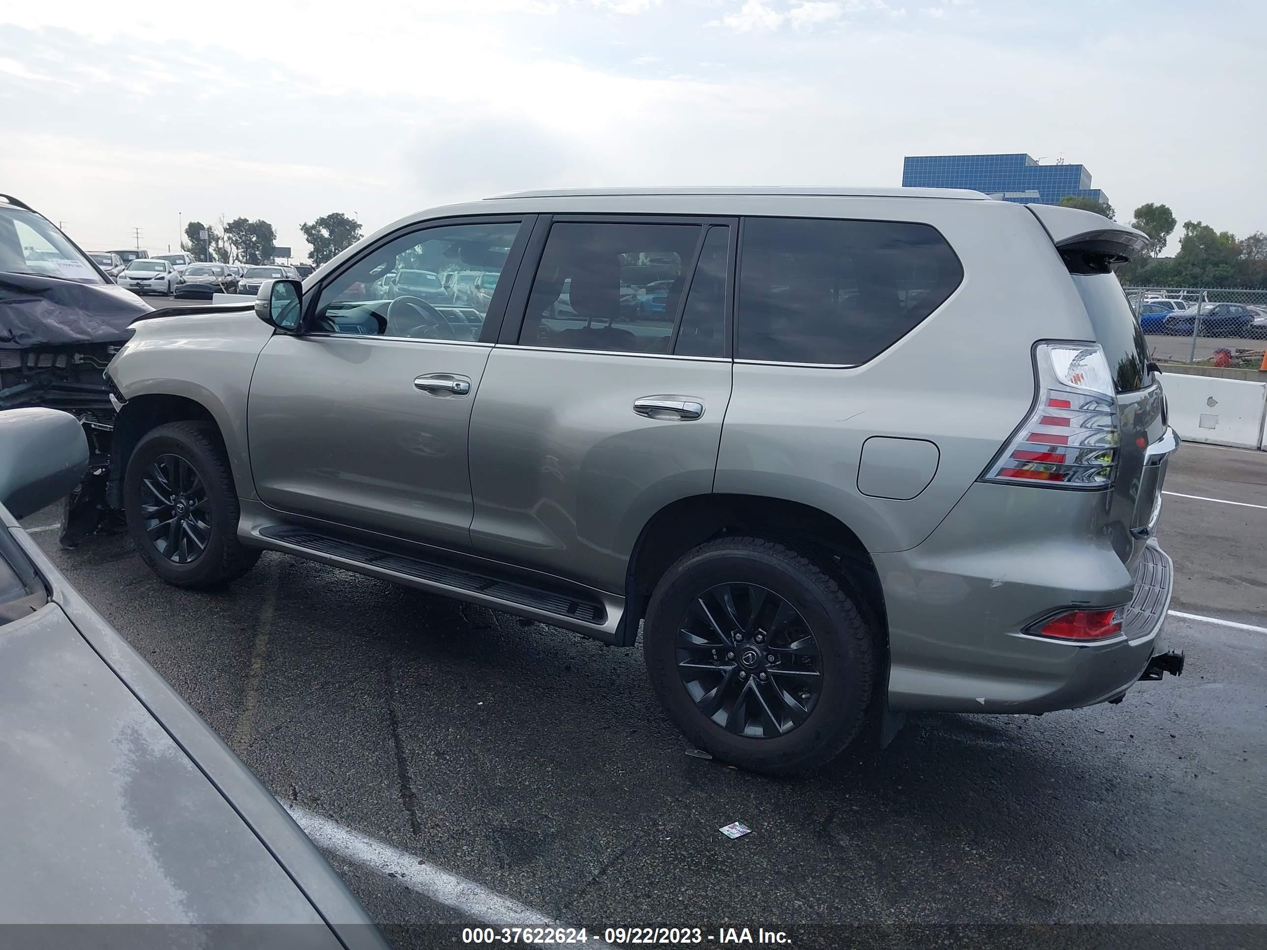 Photo 13 VIN: JTJAM7BX2M5300897 - LEXUS GX 