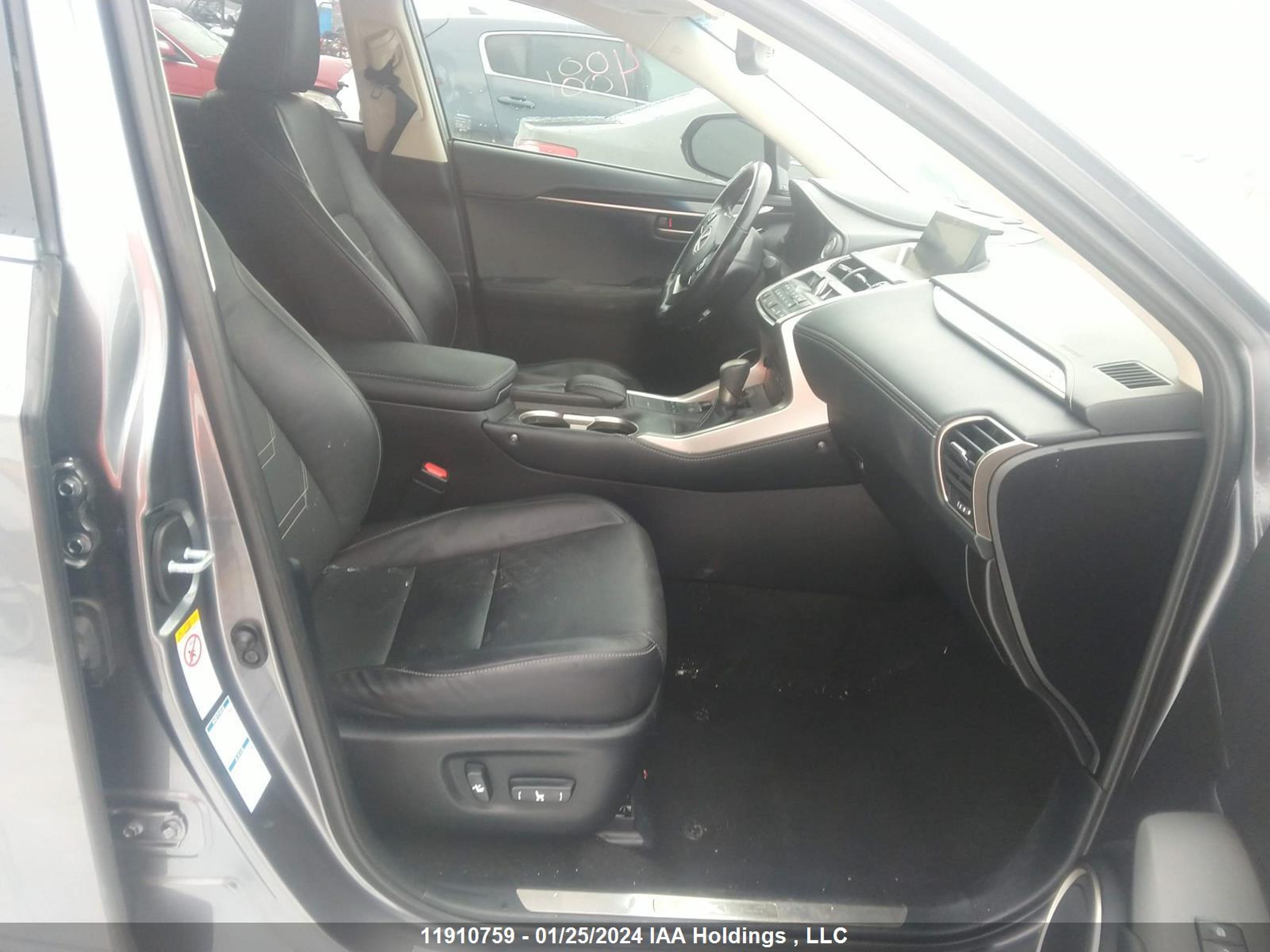 Photo 4 VIN: JTJBARBZ0F2022628 - LEXUS NX 200T 