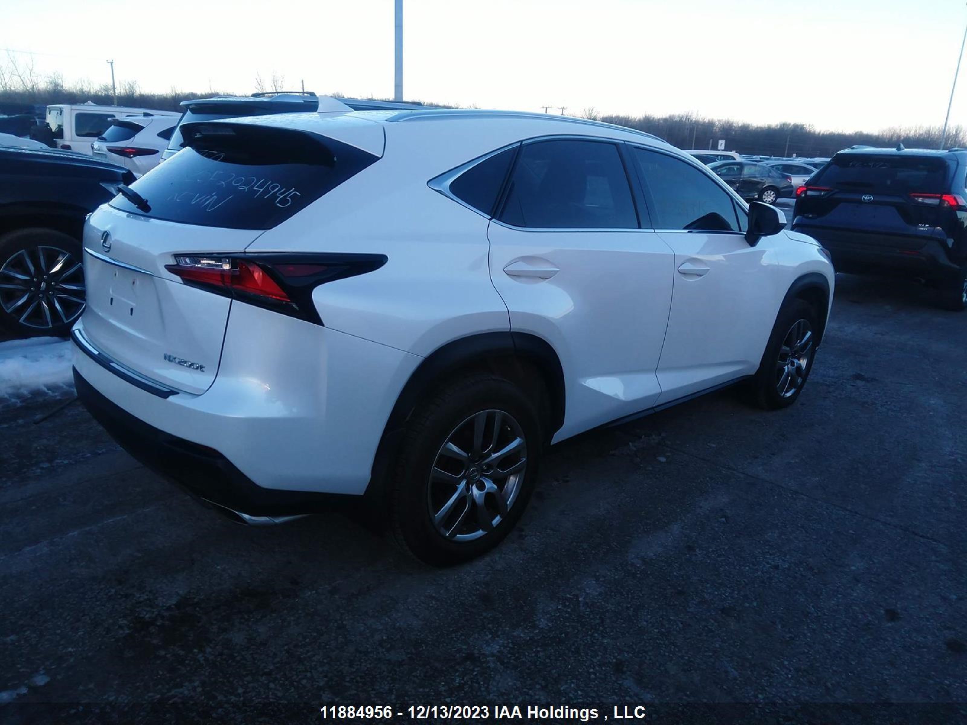 Photo 3 VIN: JTJBARBZ0F2024945 - LEXUS NX 