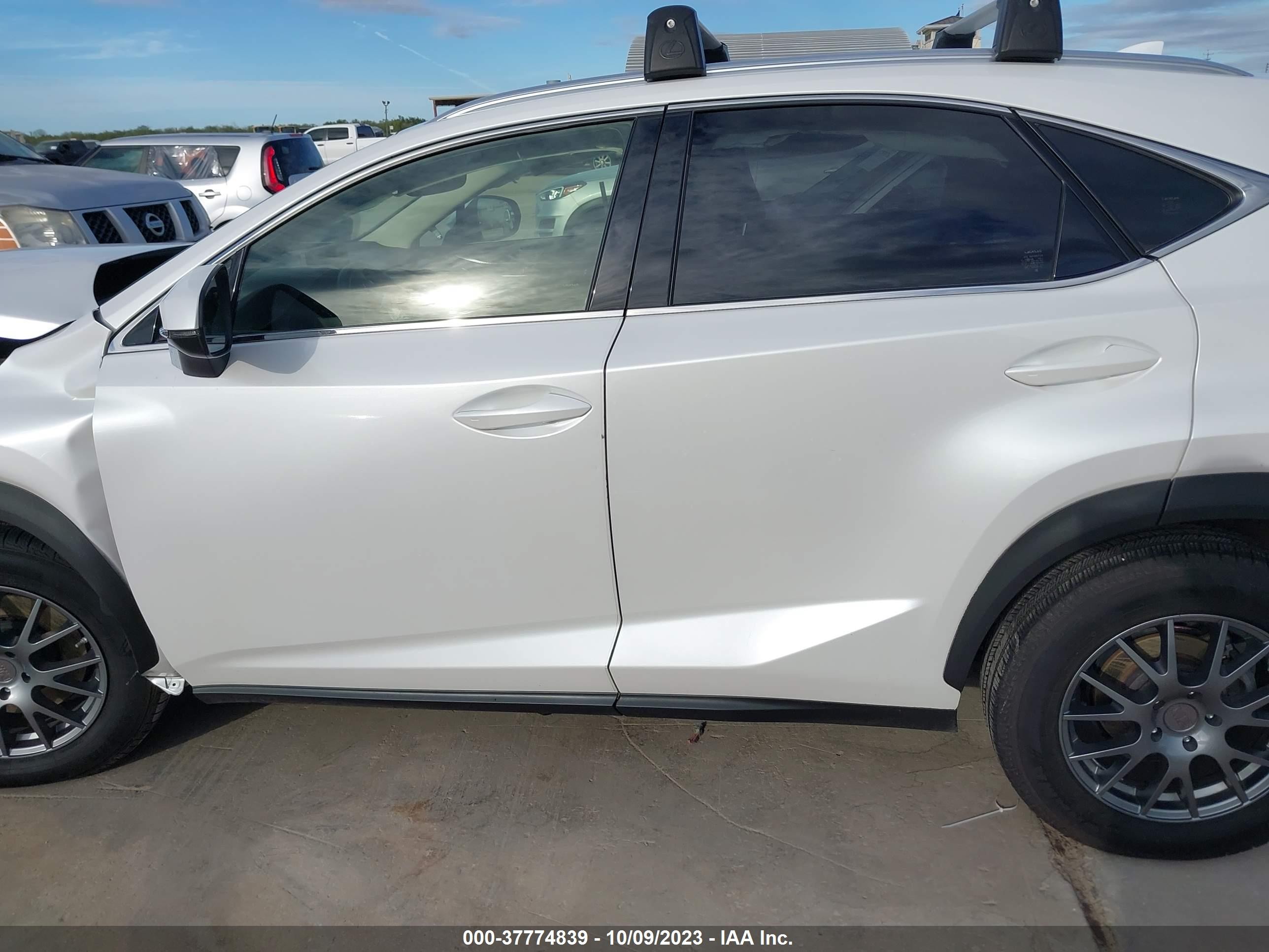 Photo 14 VIN: JTJBARBZ4J2155191 - LEXUS NX 