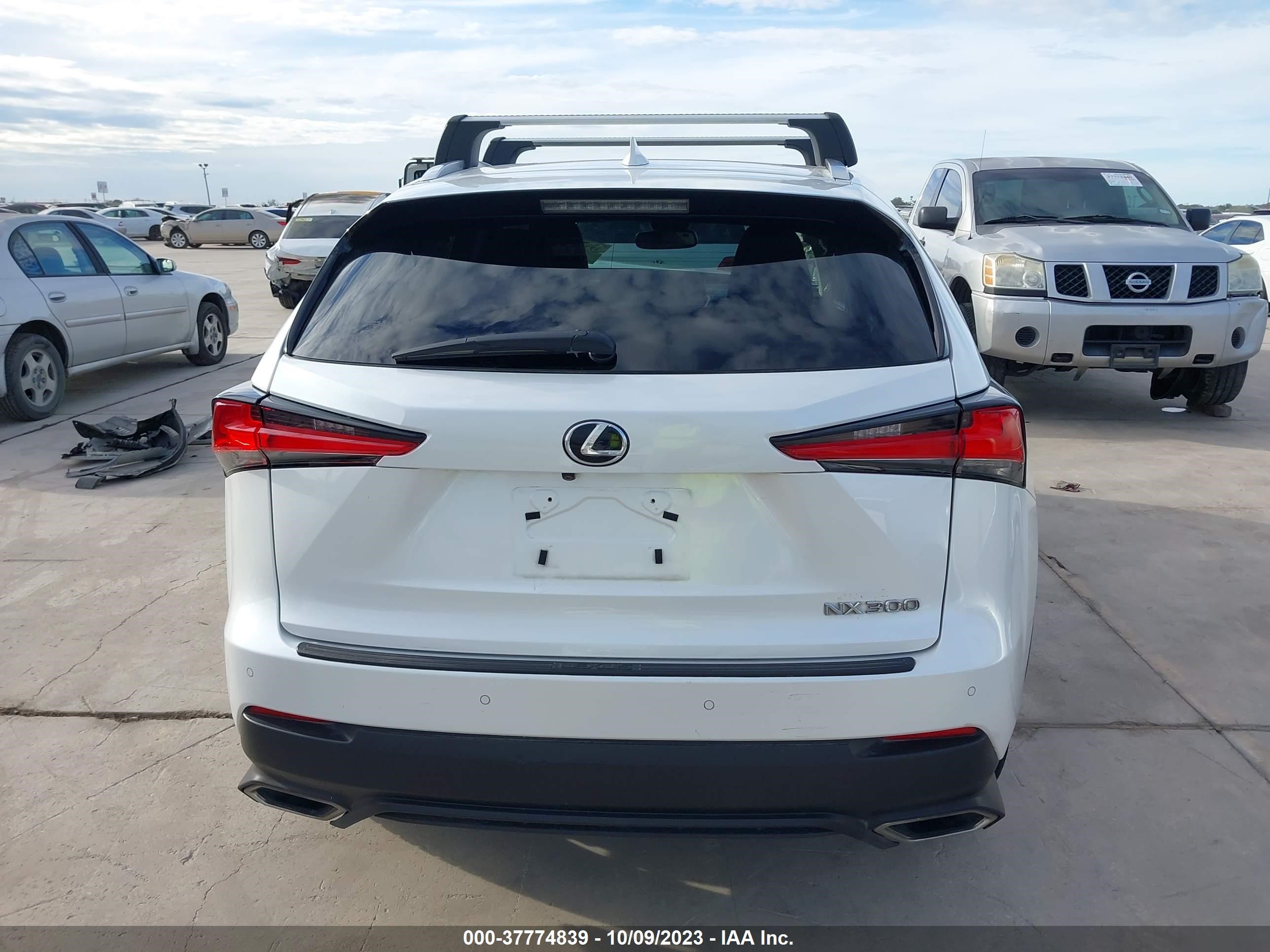 Photo 16 VIN: JTJBARBZ4J2155191 - LEXUS NX 