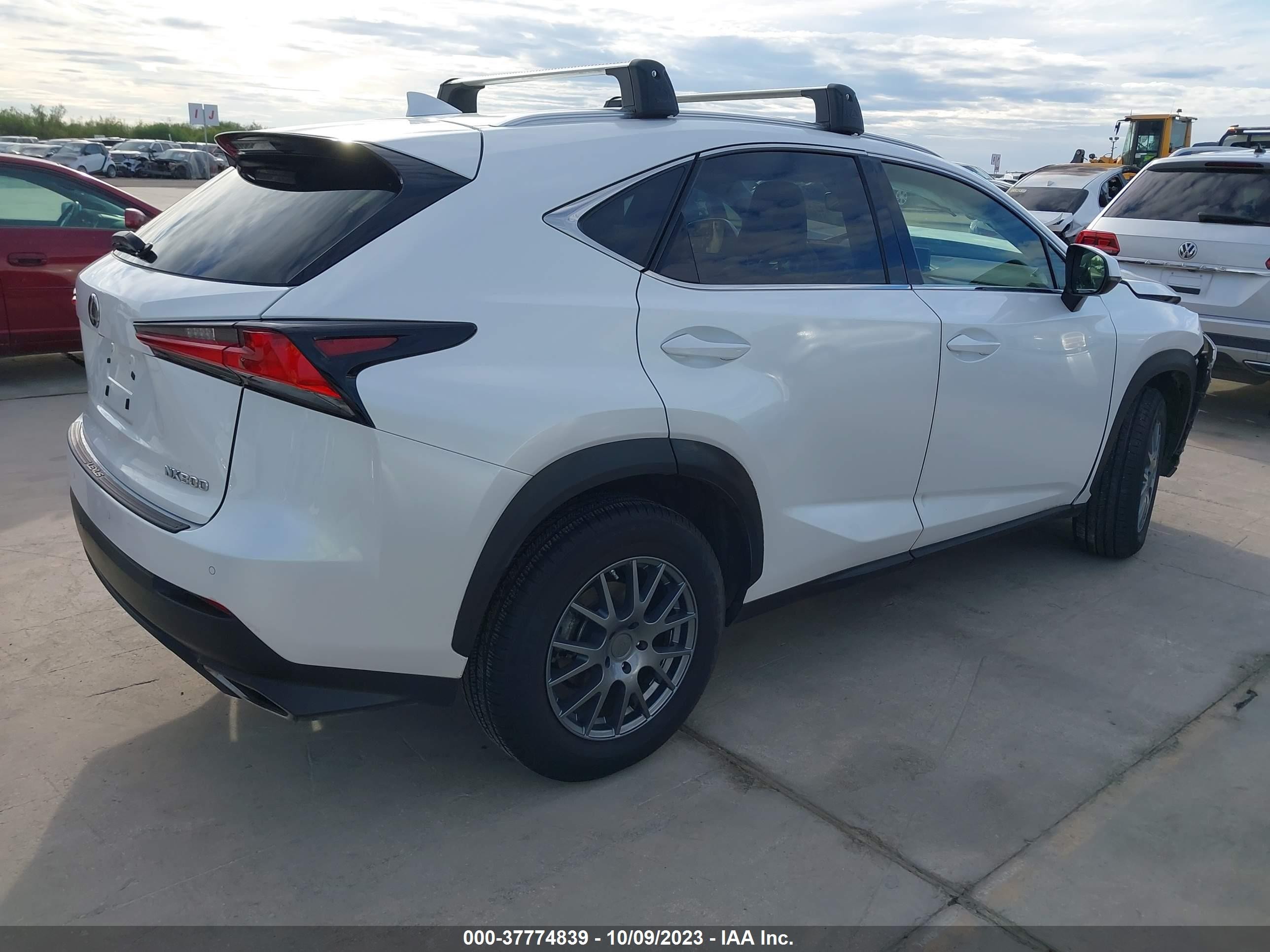 Photo 3 VIN: JTJBARBZ4J2155191 - LEXUS NX 