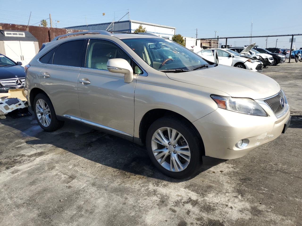 Photo 3 VIN: JTJBC1BA2B2033405 - LEXUS RX 