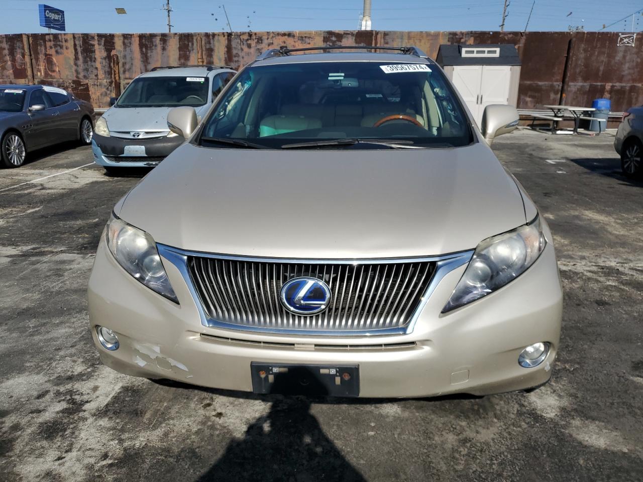 Photo 4 VIN: JTJBC1BA2B2033405 - LEXUS RX 