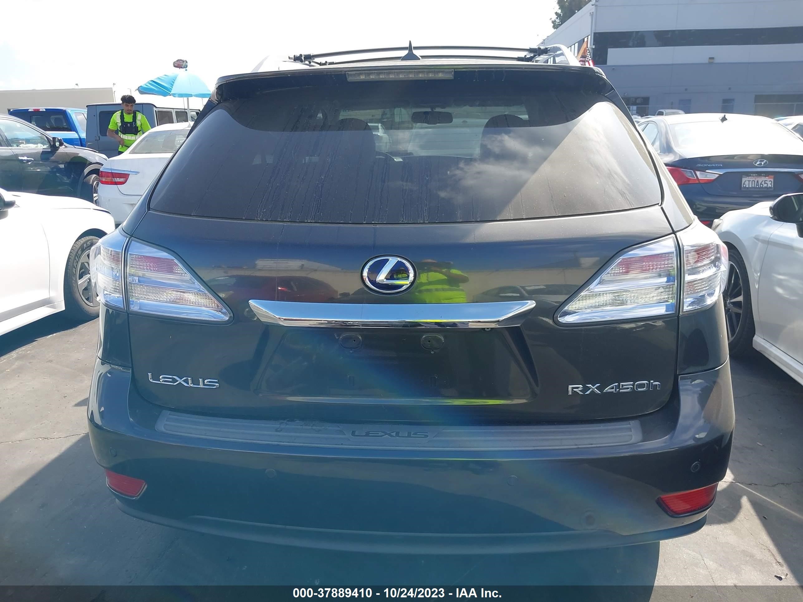 Photo 16 VIN: JTJBC1BA8A2411693 - LEXUS RX 